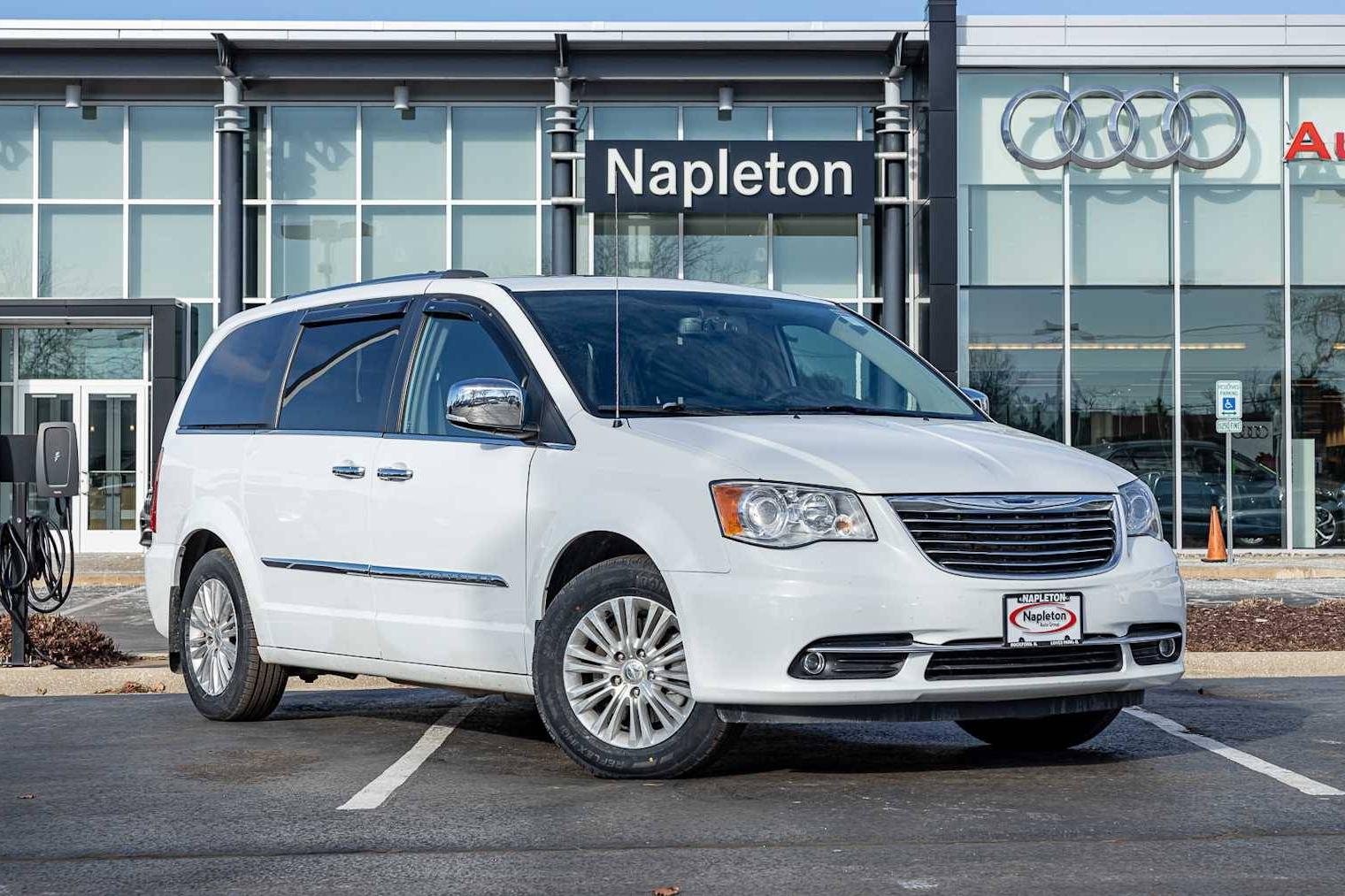 CHRYSLER TOWN AND COUNTRY 2015 2C4RC1GG5FR534777 image